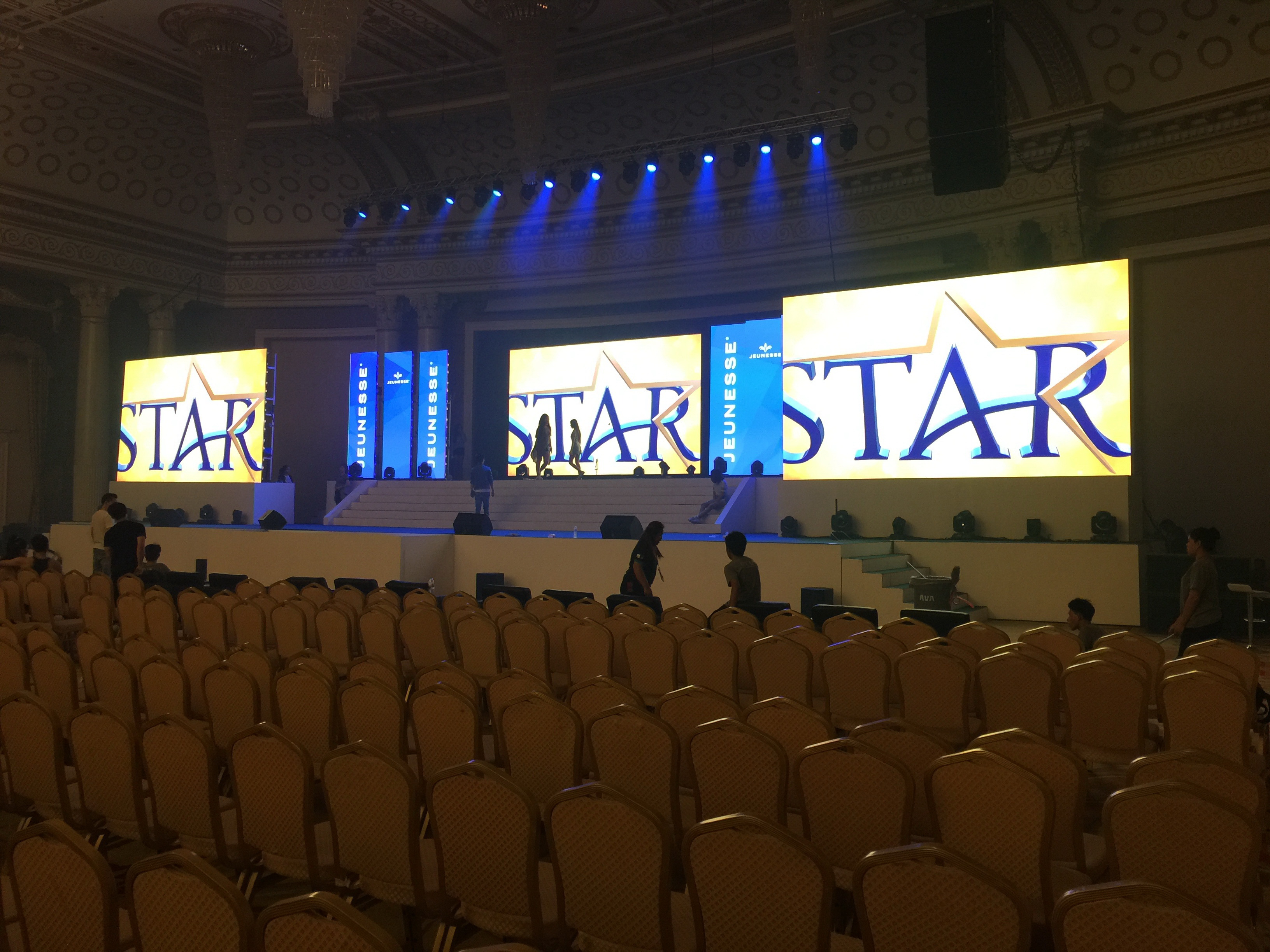 stage the star